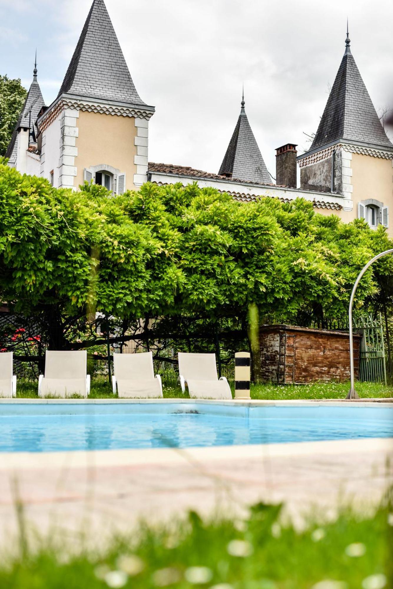 Hotel Logis - Chateau De Beauregard Saint-Girons  Exteriör bild